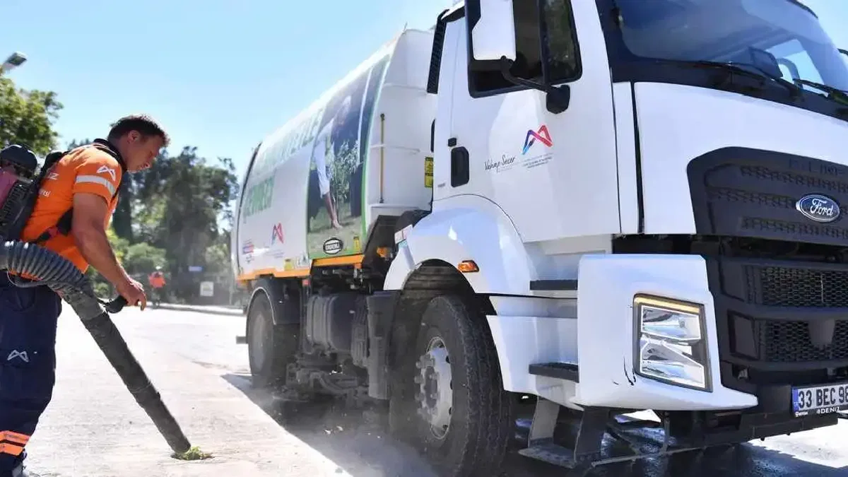 Mersin’de Büyükşehir’den temizlikte kesintisiz hizmet