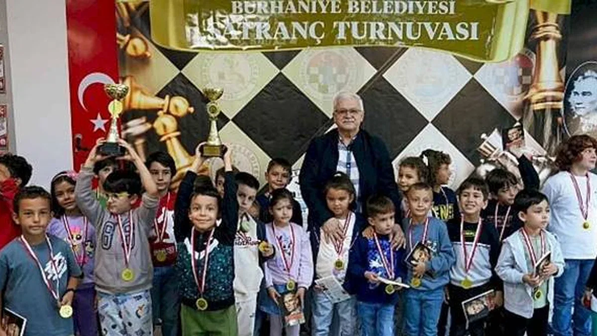 Cumhuriyet Bayramı Satranç Turnuvası Tamamlandı