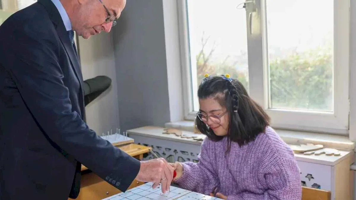 Özel çocuklara Başkan Pekyatırmacı Sürprizi