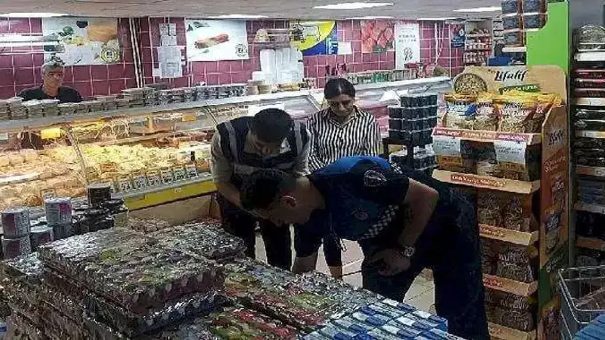 Büyükşehir Zabıtasından raf ve kasa fiyatı denetimi