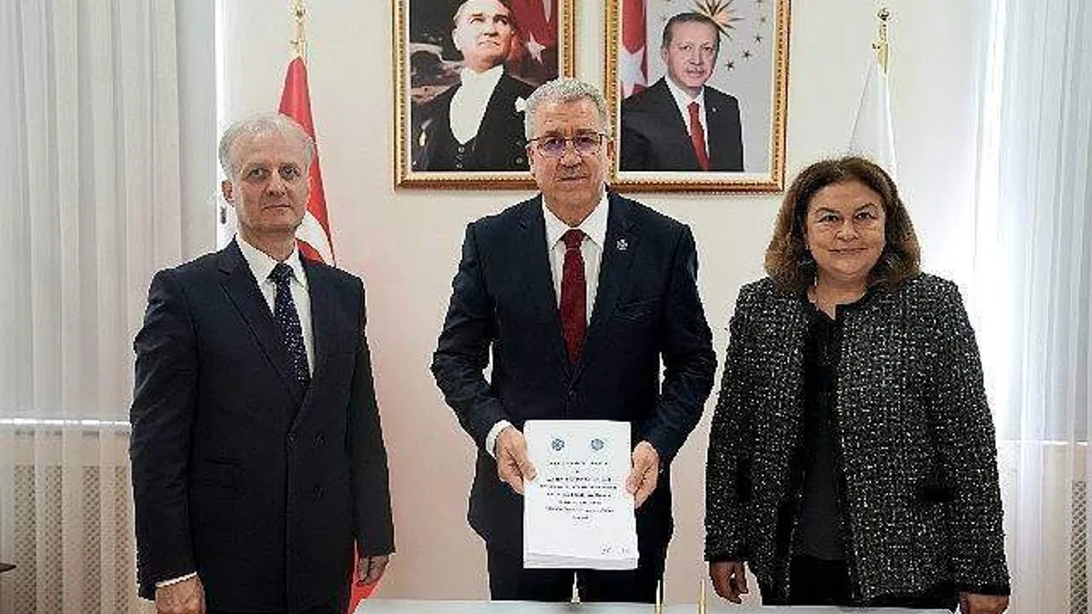 Ege Üniversitesi ile Azerbaycan Devlet İktisat Üniversitesi arasında "Çift Diploma" protokolü