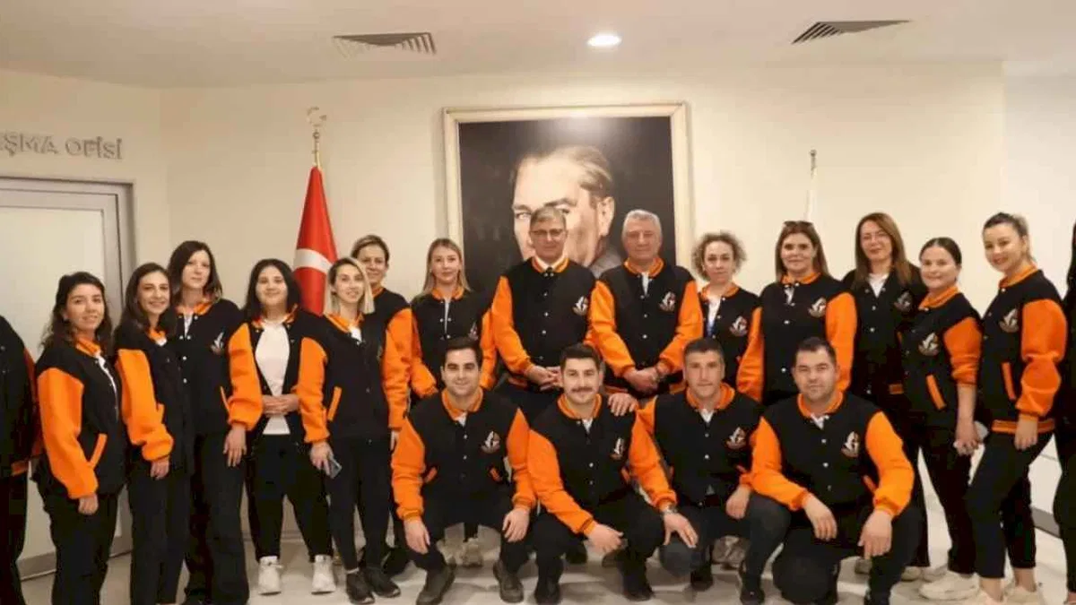 İzmir Güzelbahçe Gençlik’ten Başkan Tugay’a ziyaret