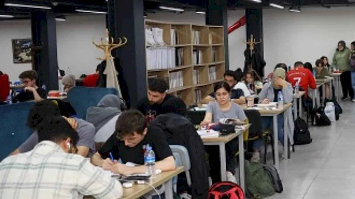 Kayseri'de 7/24 kütüphane tam not aldı
