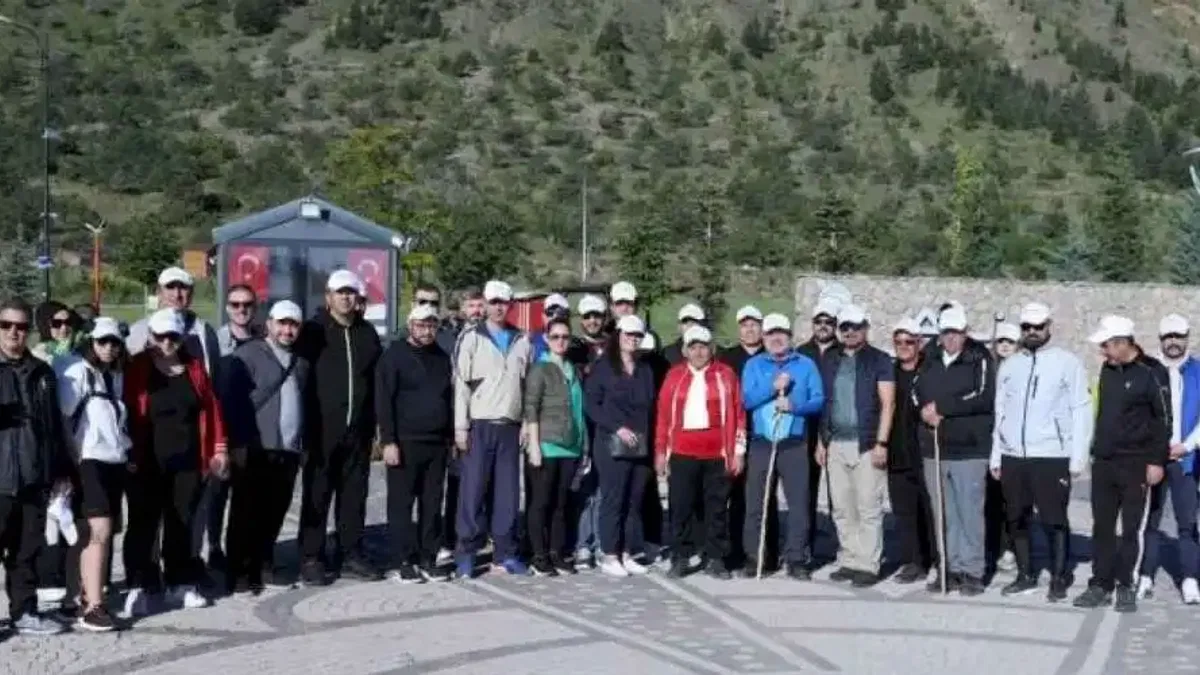 Başkan Büyükkılıç, doğa yürüyüşüne katıldı