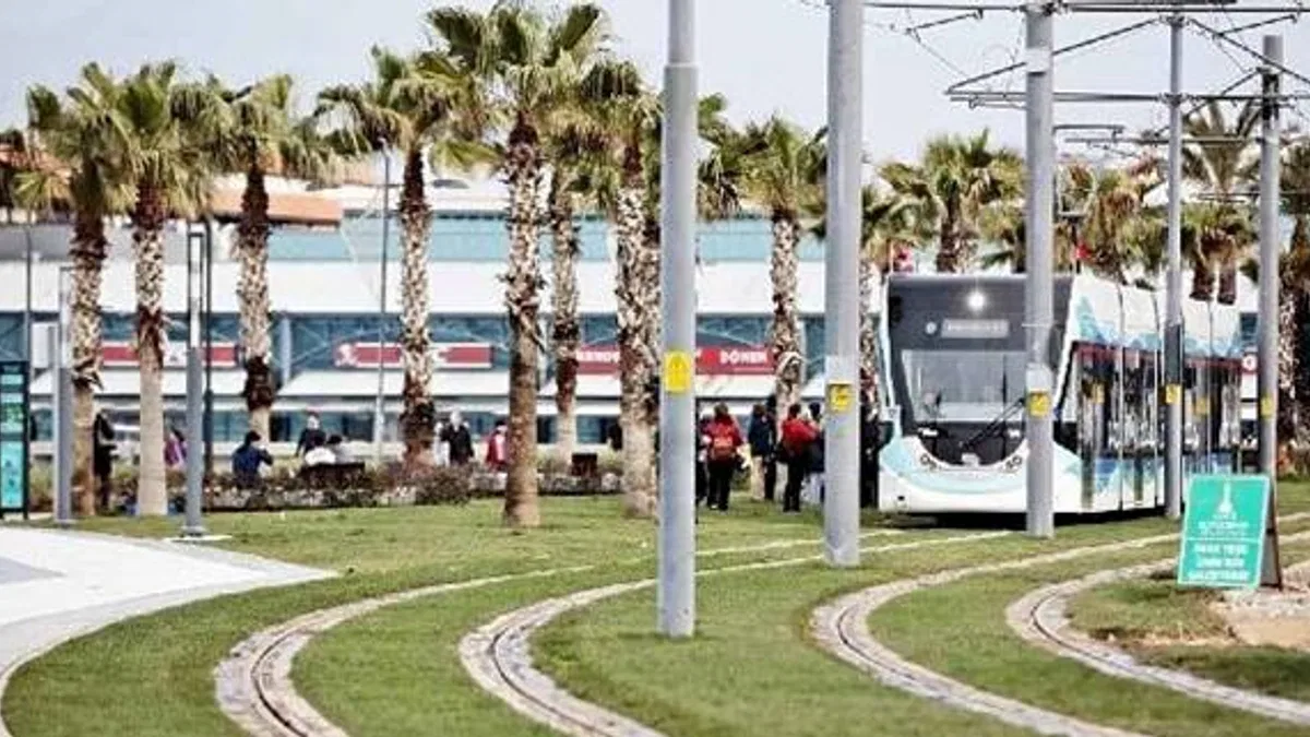 İzmir'e alınacak 22 tramvay aracı için ihale yapıldı