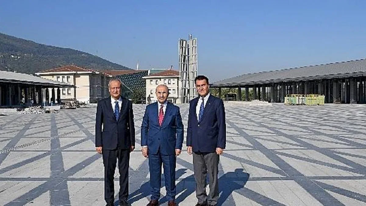 Vali Demirtaş, Osmangazi Meydanı'nı inceledi