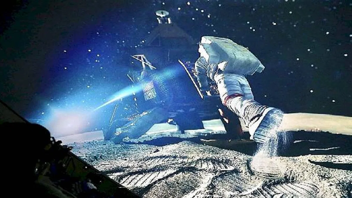 Ege'nin en büyüğü Karşıyaka Planetaryum'a 6 ayda 30 bin ziyaretçi