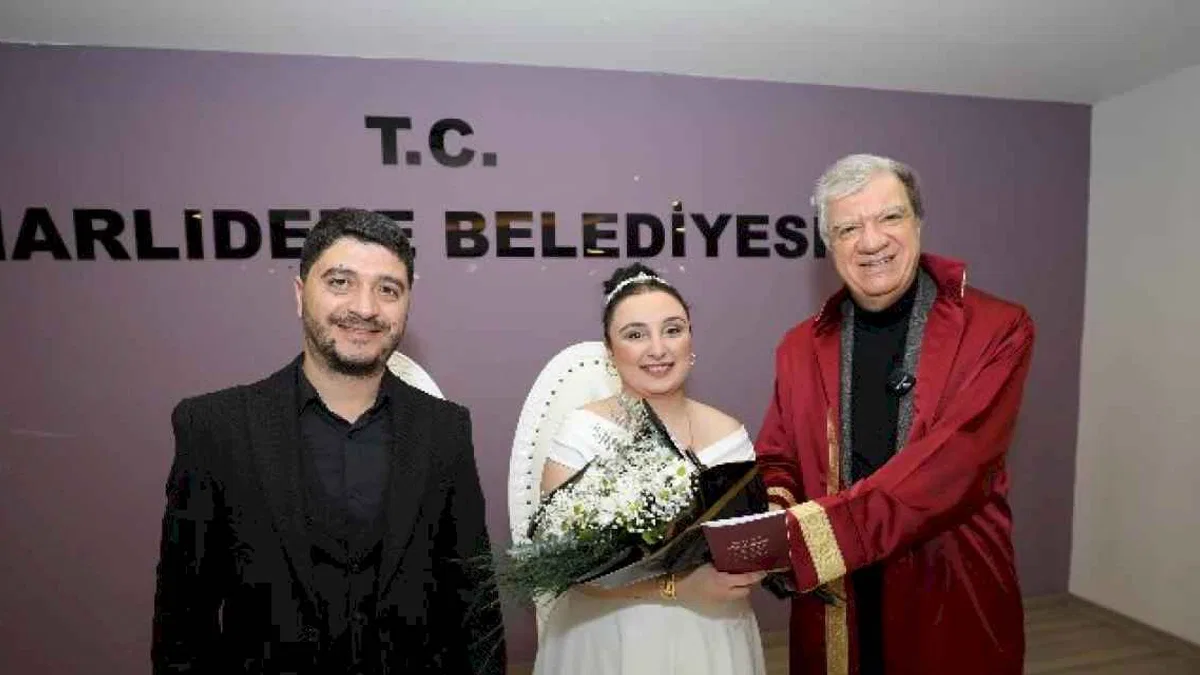 Narlıdere’de çiftlere 14 Şubat sürprizi