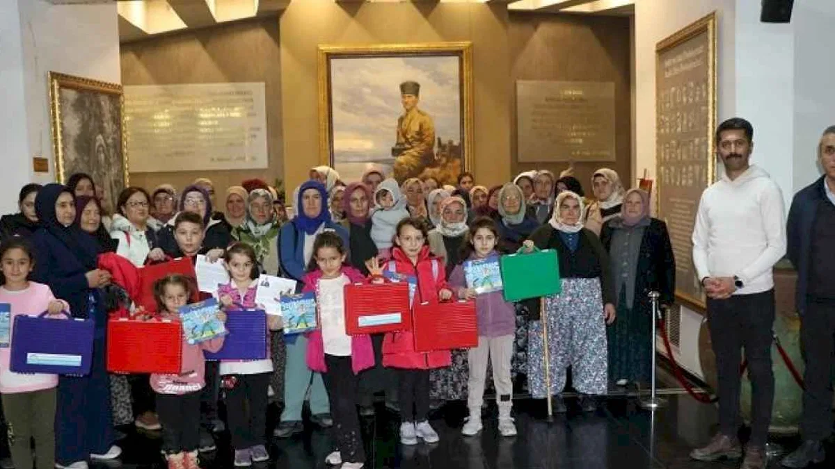 Selendili kadınlar Manisa'da ağırlandı
