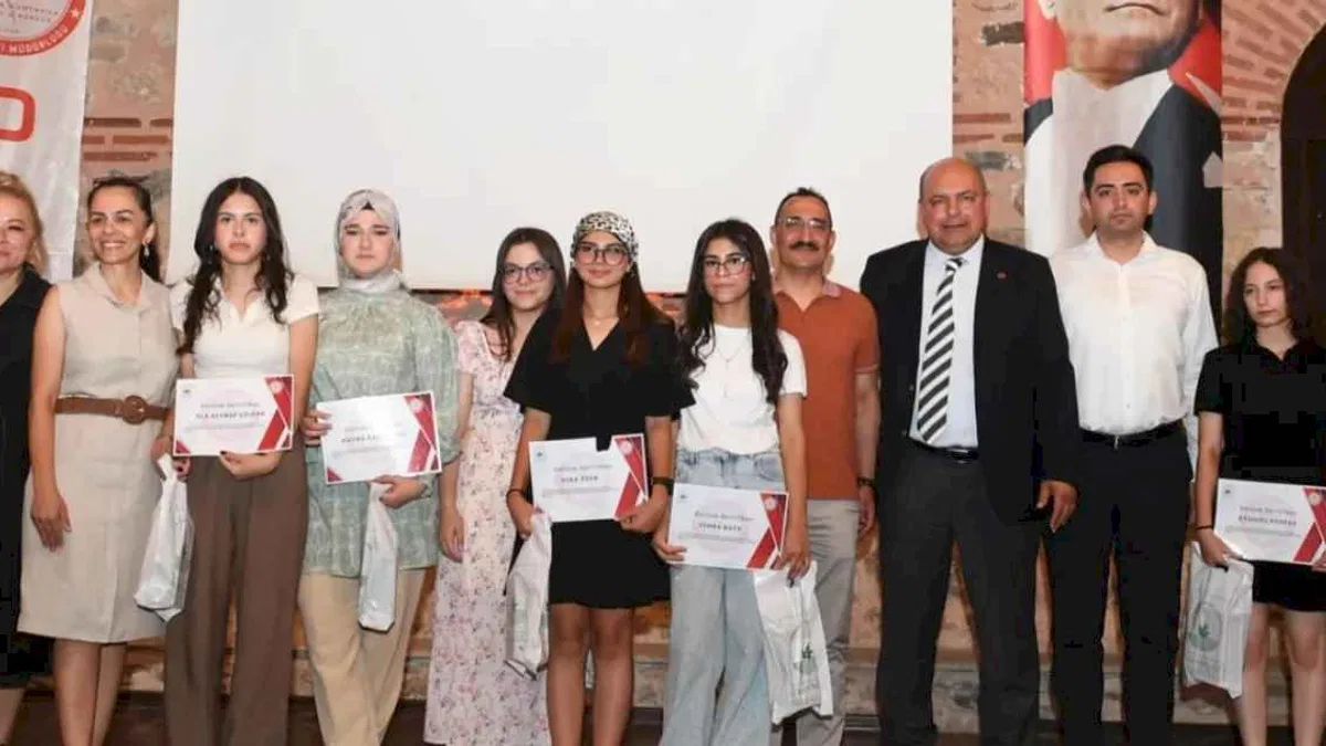 Osmangazi’de tatbikatı başarıyla tamamlayan öğrencilere sertifika