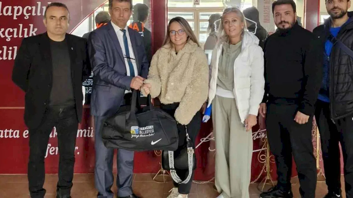 Bursa Karacabey’den okullara spor desteği devam ediyor