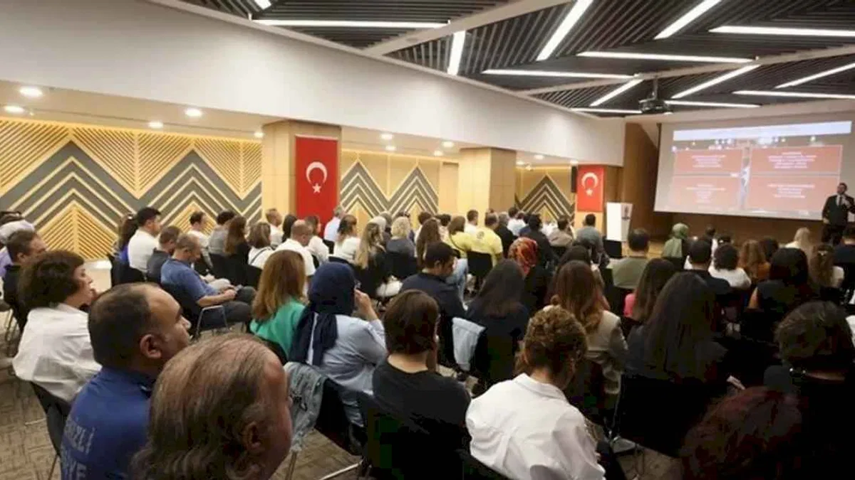 Denizli Büyükşehir Belediyesi personeline KVKK eğitimi