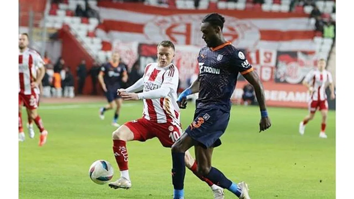 Onvo Antalyaspor 0-0 Rams Başakşehir (Maç Sonucu) Antalya'da gol sesi çıkmadı!