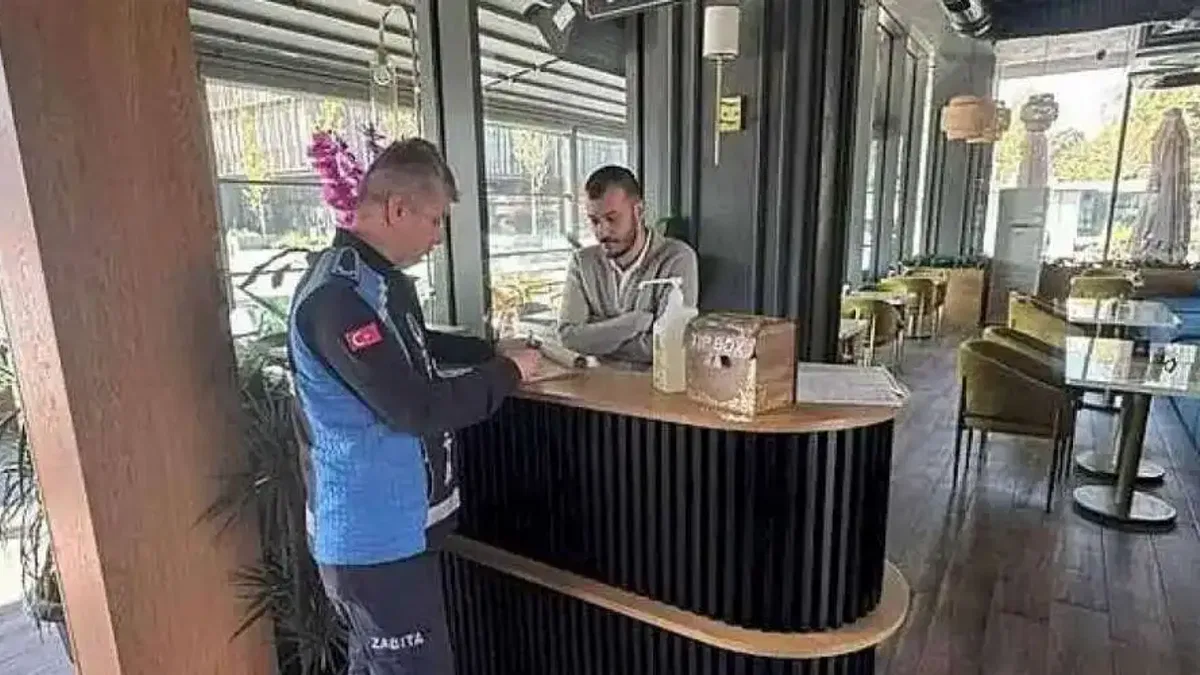 Zabıta Ekipleri Kafeleri Mercek Altına Aldı