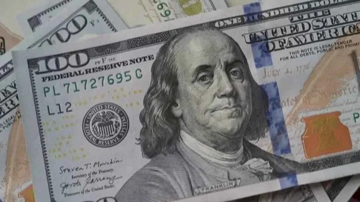 Dolar hafta sonuna girerken Euro karşısında değer kazandı