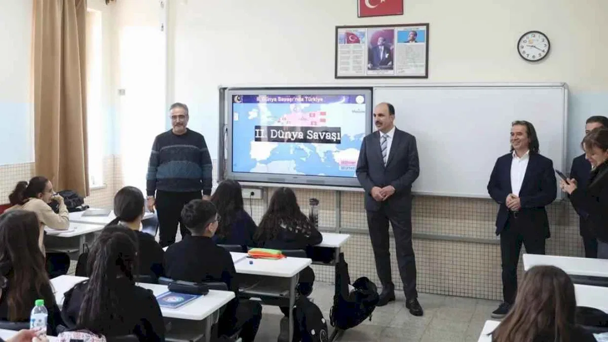 Başkan Altay Konya'da öğrencilerle bir araya geldi