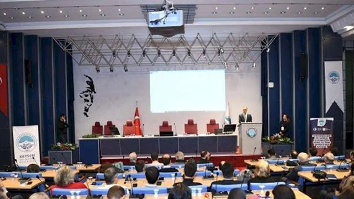 Kayseri Büyükşehir'den 'Deprem ve Hasar Tespit' eğitimi