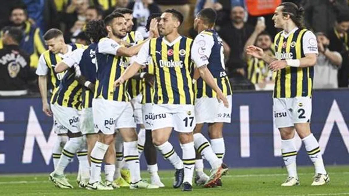 Fenerbahçe 2-1 Beşiktaş (Maç Sonucu) Dev derbide Kazanan Fener!