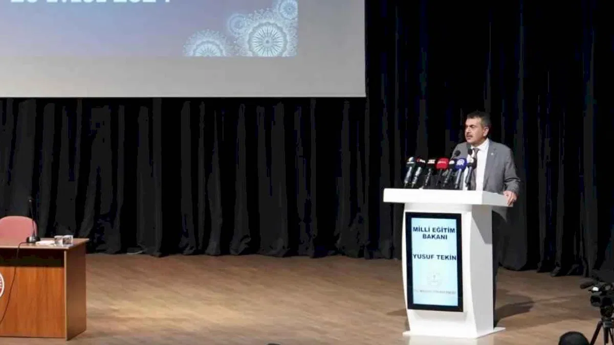 Bakan Tekin Elazığ'da konuştu