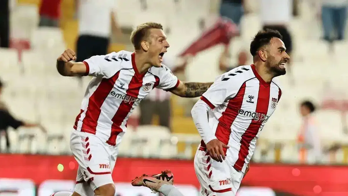 Net Global Sivasspor 3 - 2 Gaziantep FK (Maç Sonucu) Sivas evinde hata yapmadı!