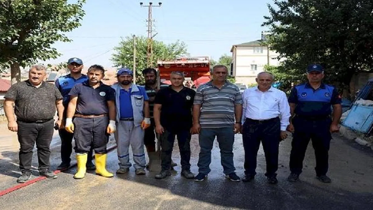 Kayseri Yahyalı'da sel temizliği sürüyor