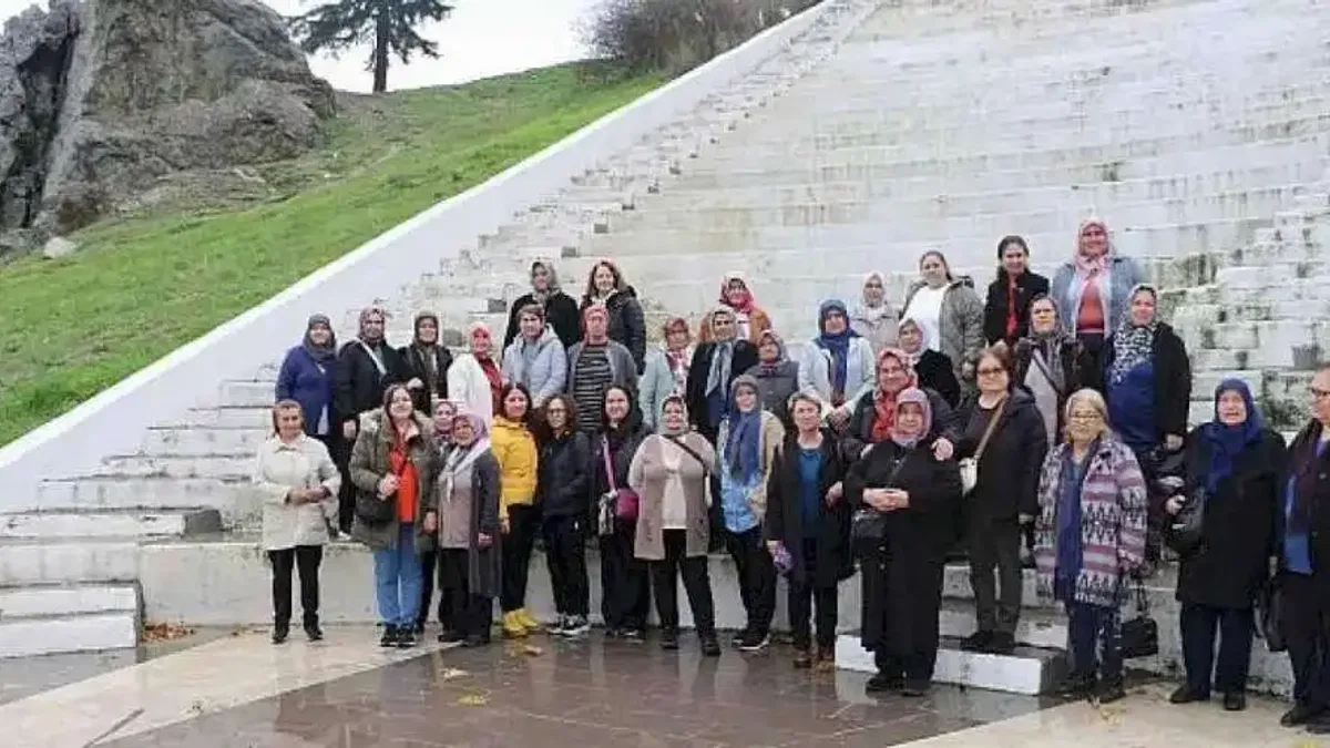 Köprübaşılı Kadınlar Manisa'yı Adım Adım Gezdi