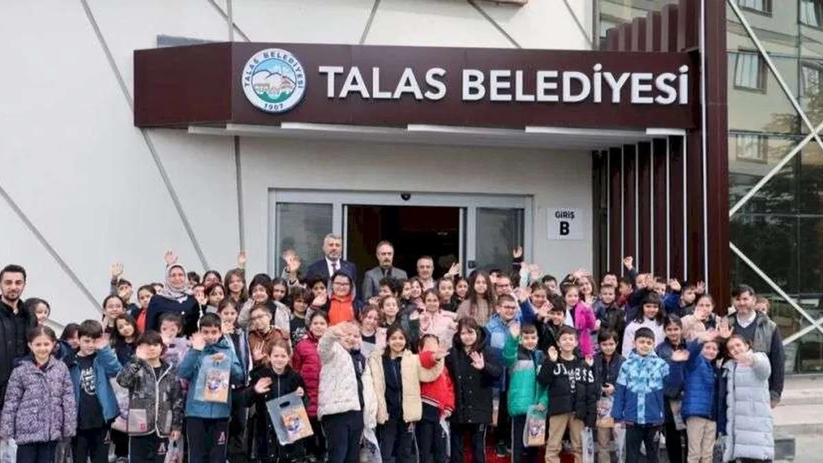 Kayseri Talaslı miniklere Başkan Amca'dan yerel yönetim dersi