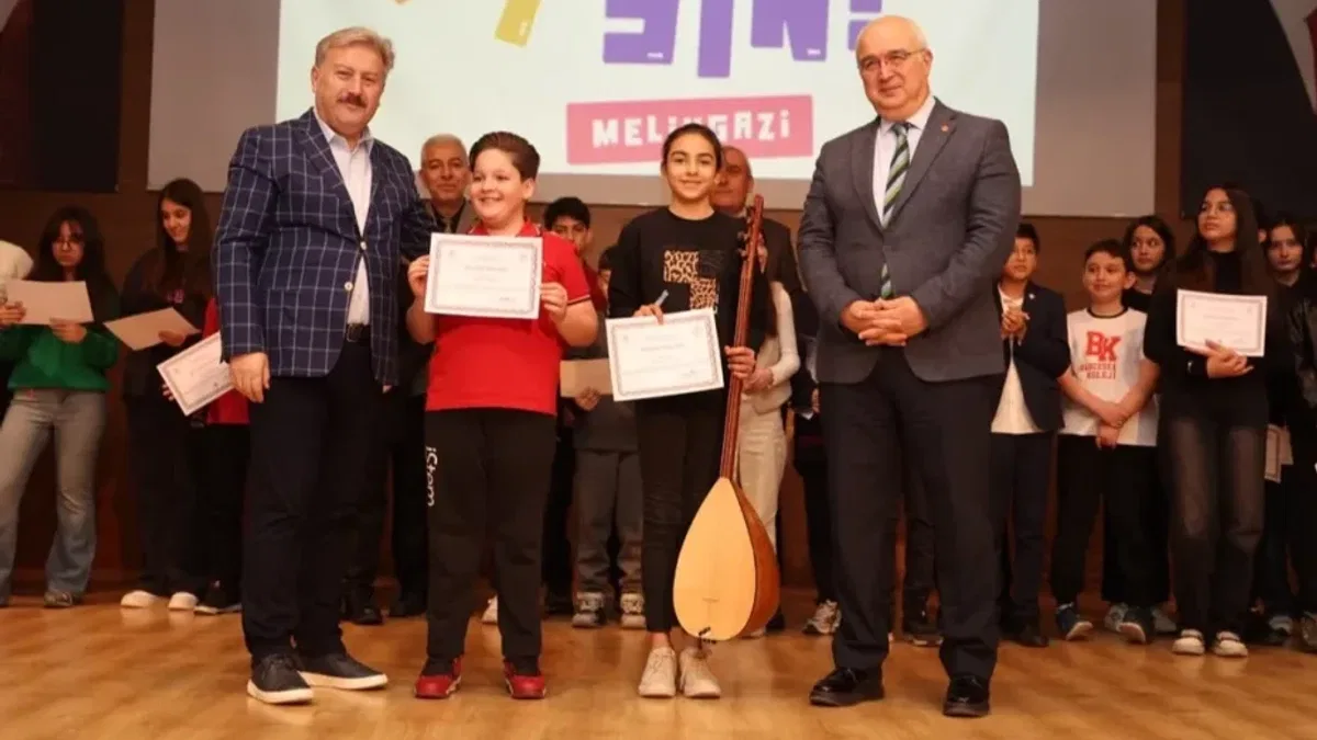 Kayseri Melikgazi'de minik müzisyenler ödüllerine kavuştu