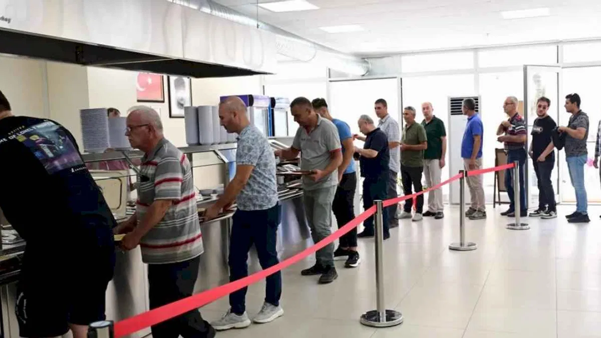 Bursa Karacabey'de kent lokantasına yoğun ilgi