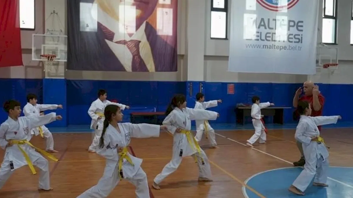 İstanbul'da Maltepe’nin karatecileri mezun oldu