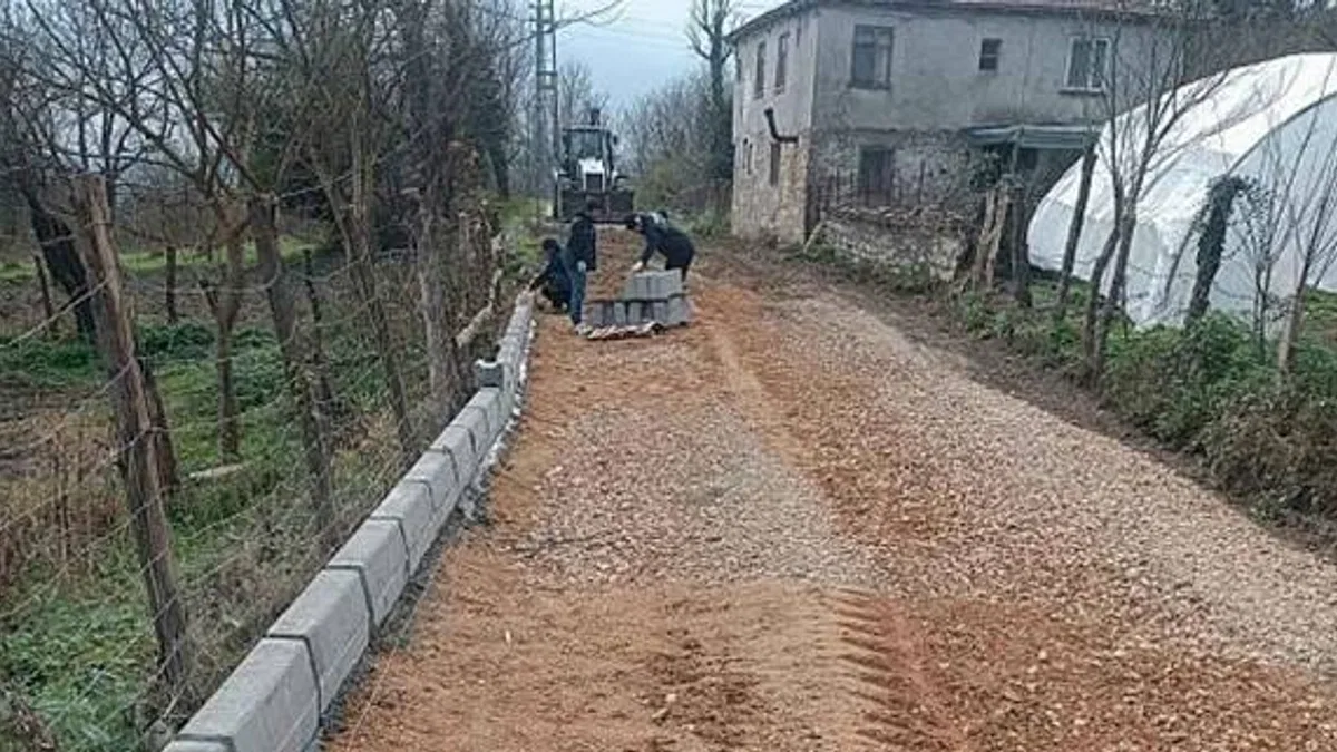 Kandıra'da Yol Bakım Çalışmaları Aralıksız Sürüyor