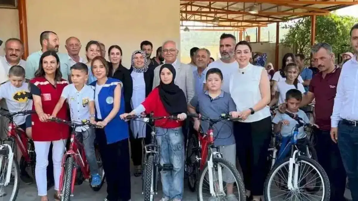 Muğla’da kitap okuyan çocuklara bisiklet hediyesi