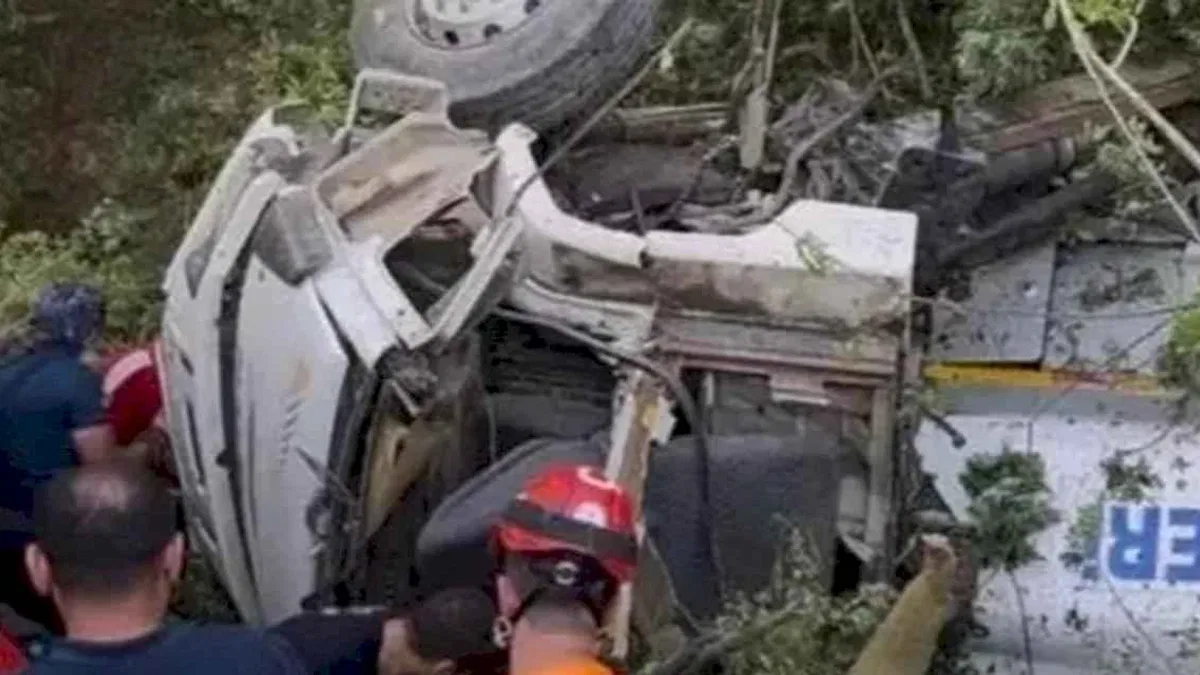 Bursa Kestel'de yangına su taşıyan tanker devrildi: 3 ölü