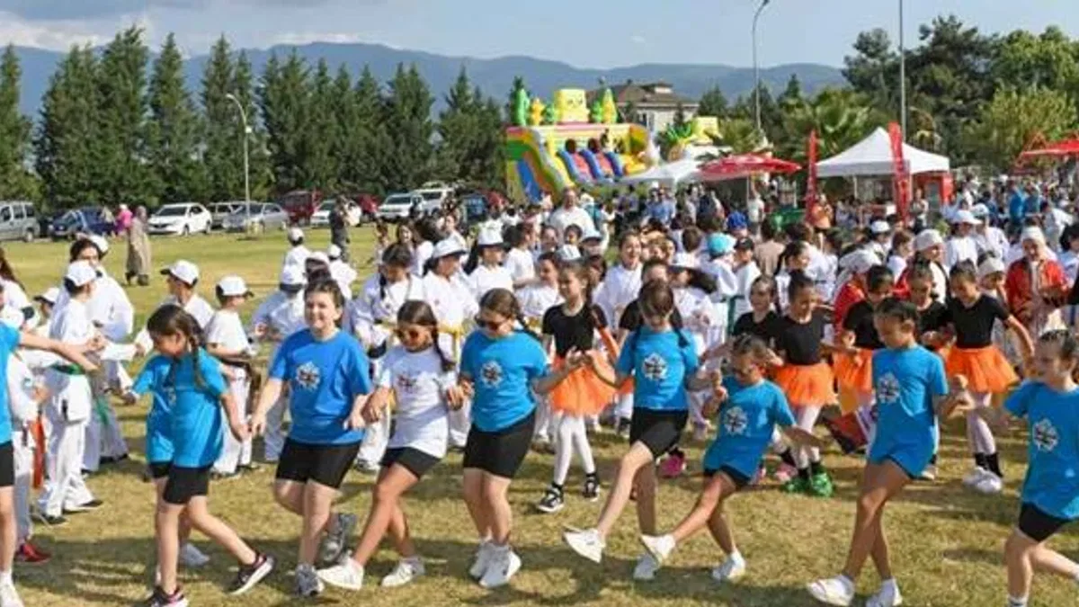 Bursa Osmangazi Belediyesi’nden gençlik ve spor şenliği