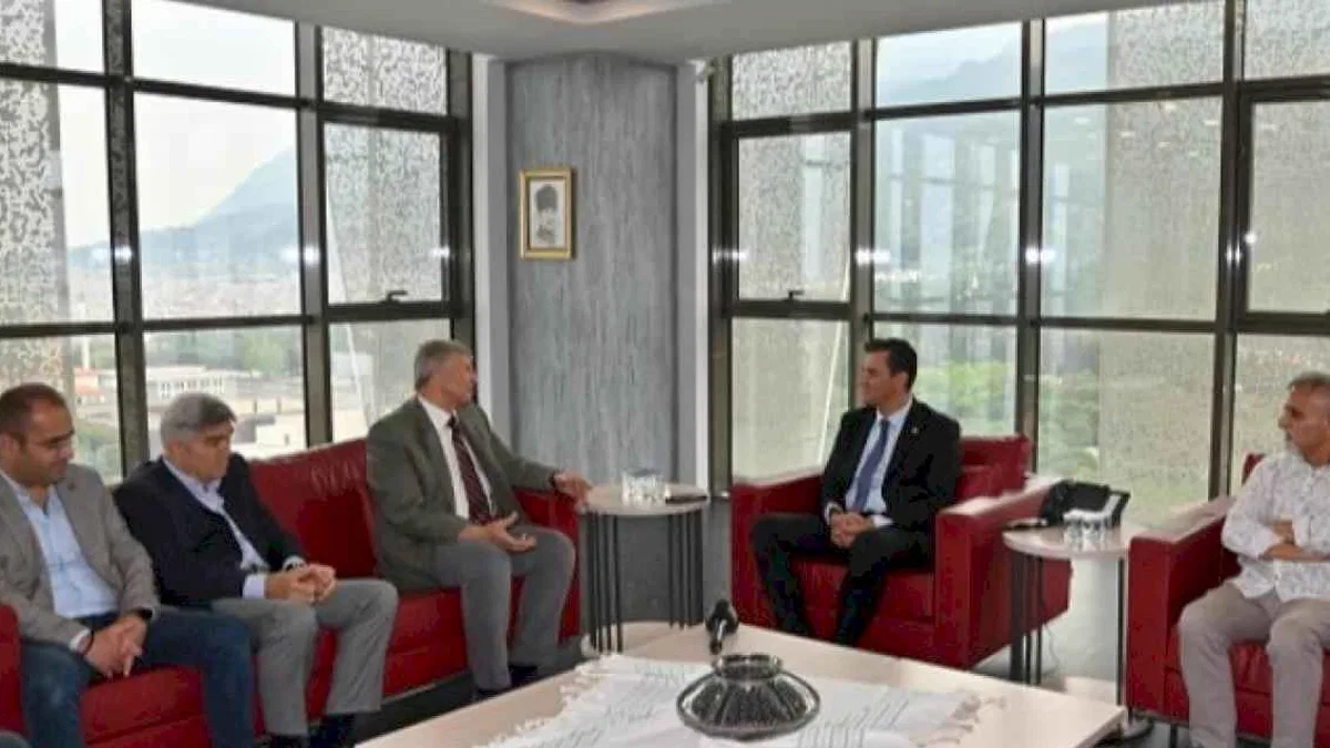 Başkan Zeyrek: "Hata yapan bensem, benim de yanlışlarımı yazın"