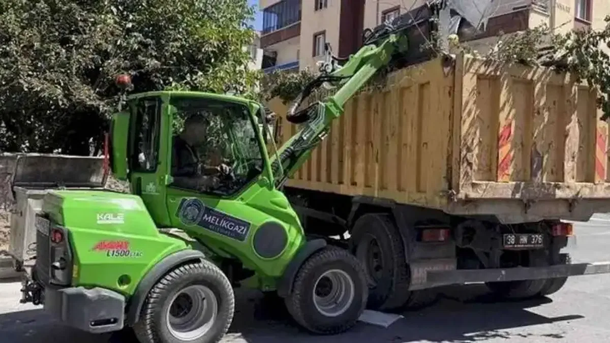 Kayseri Melikgazi'de asfalt çalışması tam gaz