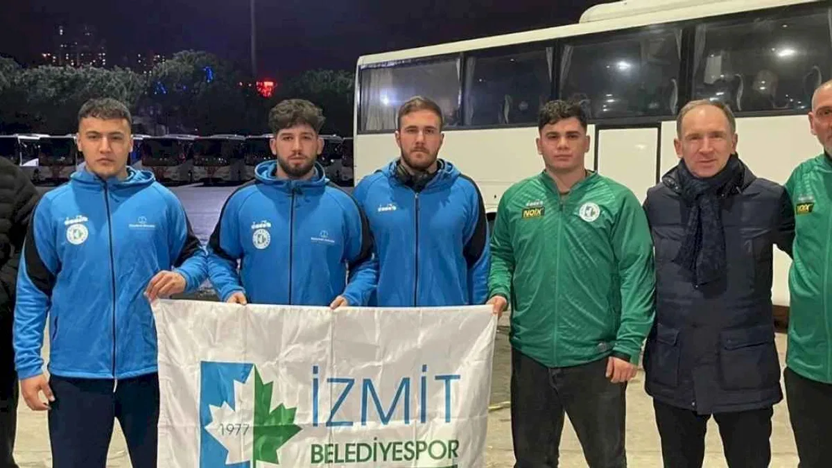 İzmitli güreşciler, Türkiye Şampiyonası için Sivas’ta