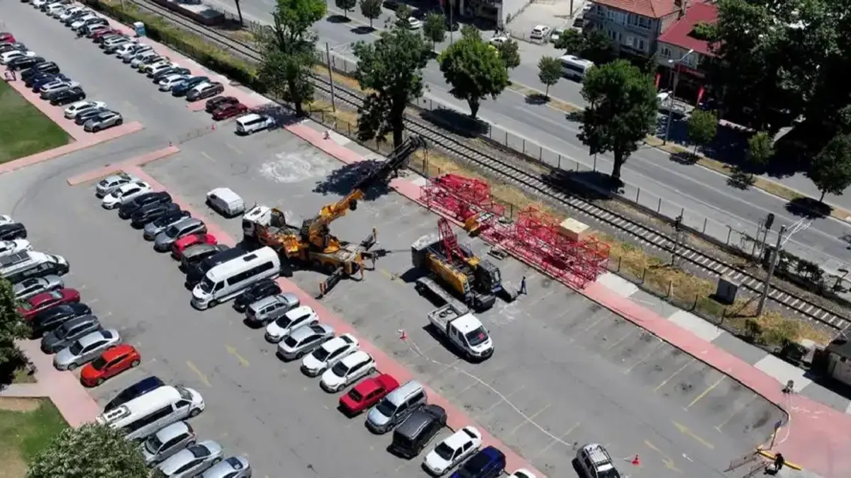 Sakarya’da tarihi gün Dev vinçlerin kurulumu başladı