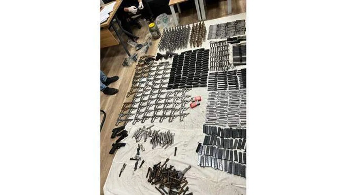 Ruhsatsız silah imal eden 14 şüpheli 3 ildeki operasyonlarla gözaltına alındı