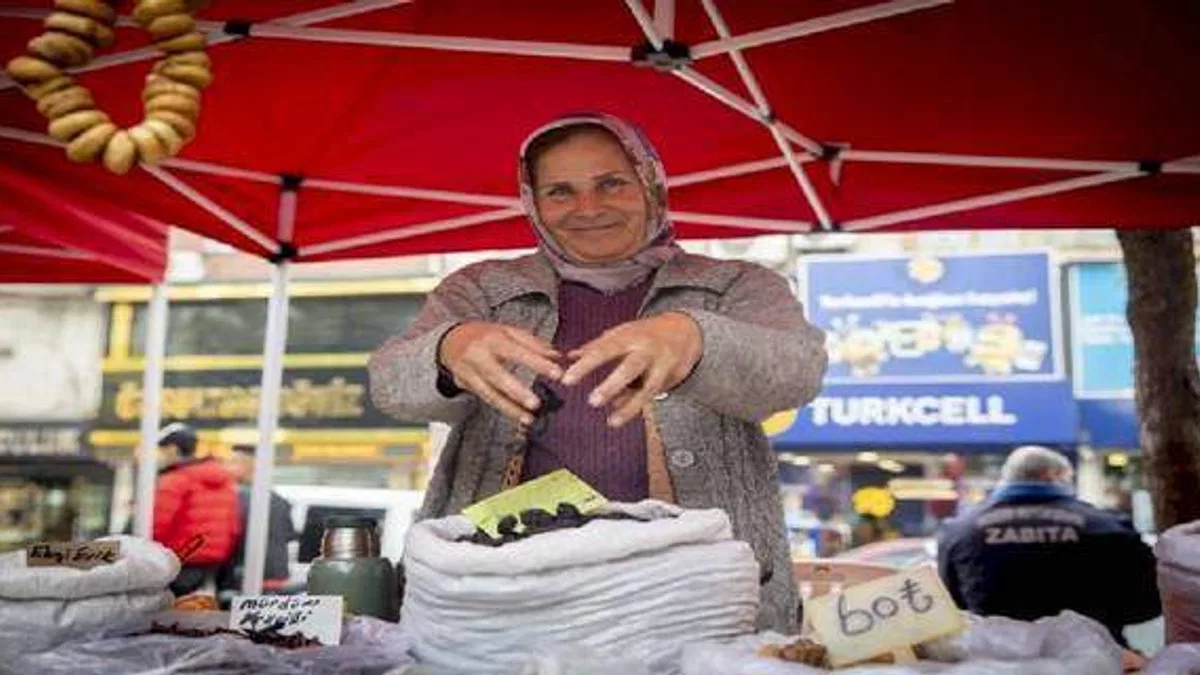 Kadınlar hem kazanıyor hem sosyalleşiyor