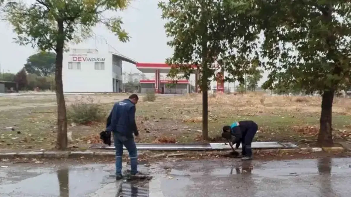 Manisa'da ekipler yağmur için sahada