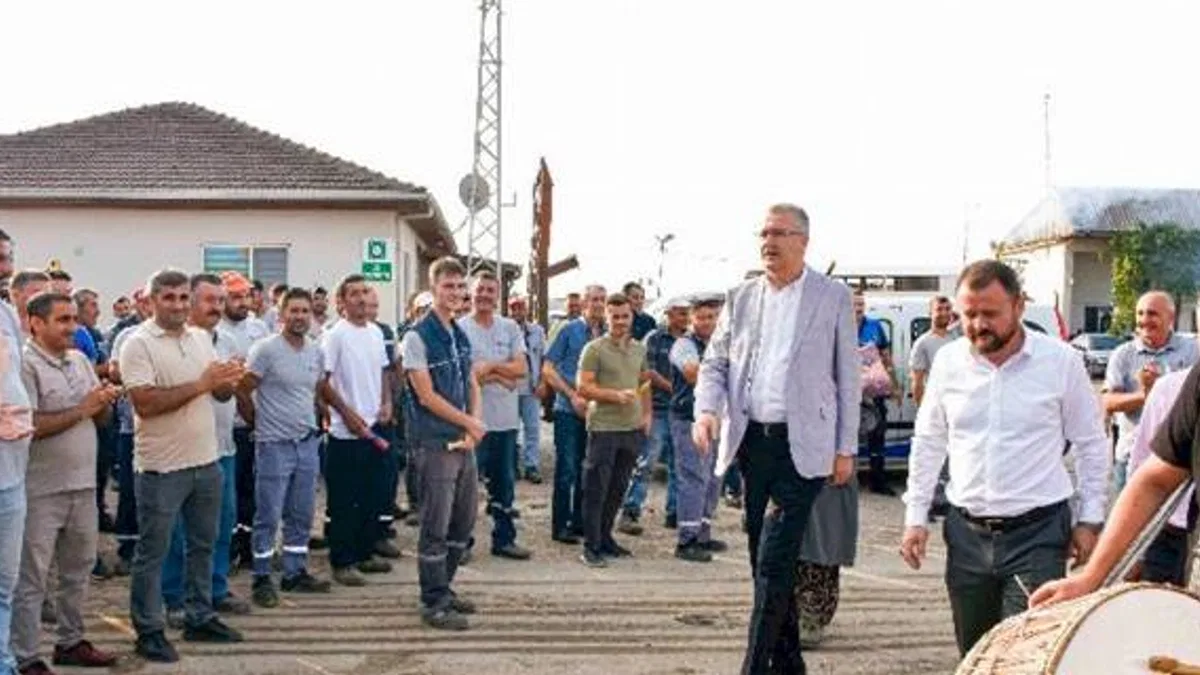 Karacabey Belediyesi'nde toplu sözleşme sevinci