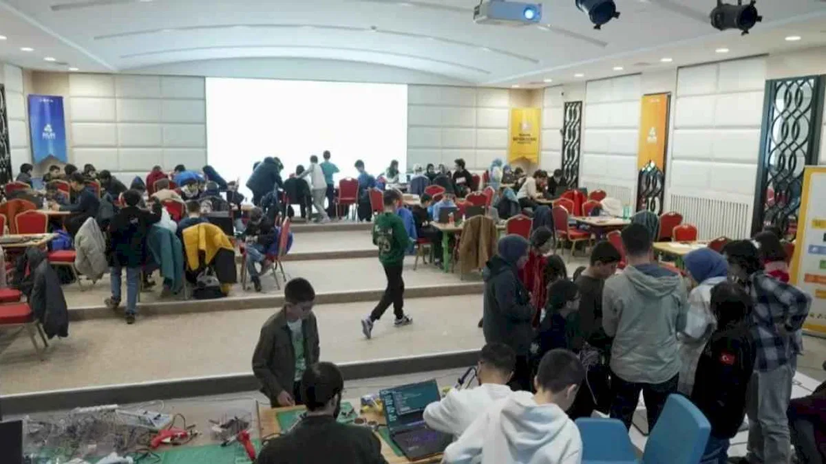 Bilim Konya’dan yarıyıl tatilinde "TEKNOFEST Robolig Kampı"