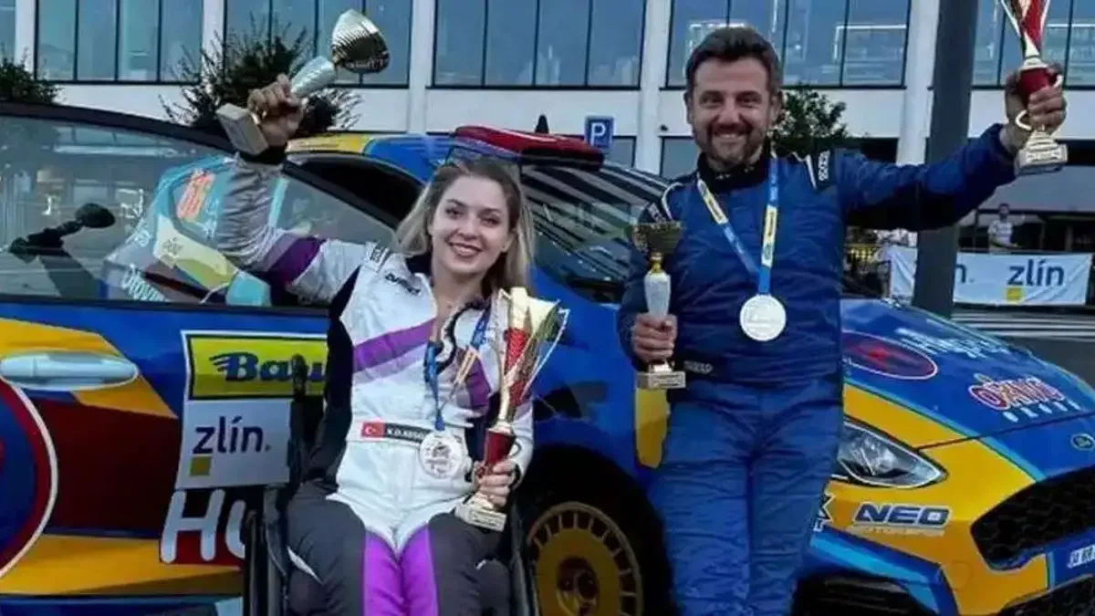 Tek engelli kadın ralli pilotuna çifte kupa... Bursa'ya döndü, Başkan Aydın'ı ziyaret etti