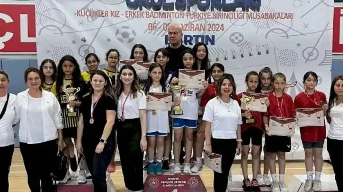 Bursa Osmangazili badmintonculardan Türkiye şampiyonluğu