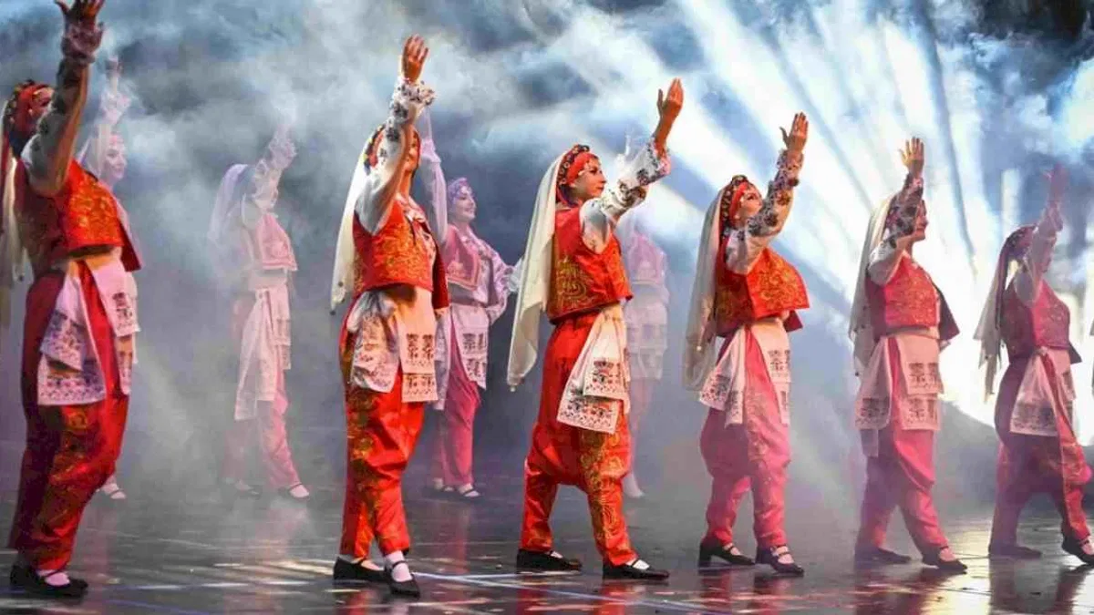 Bursa Maarif Halk Dansları'ndan 'Göçün Kadınları' gösterisi