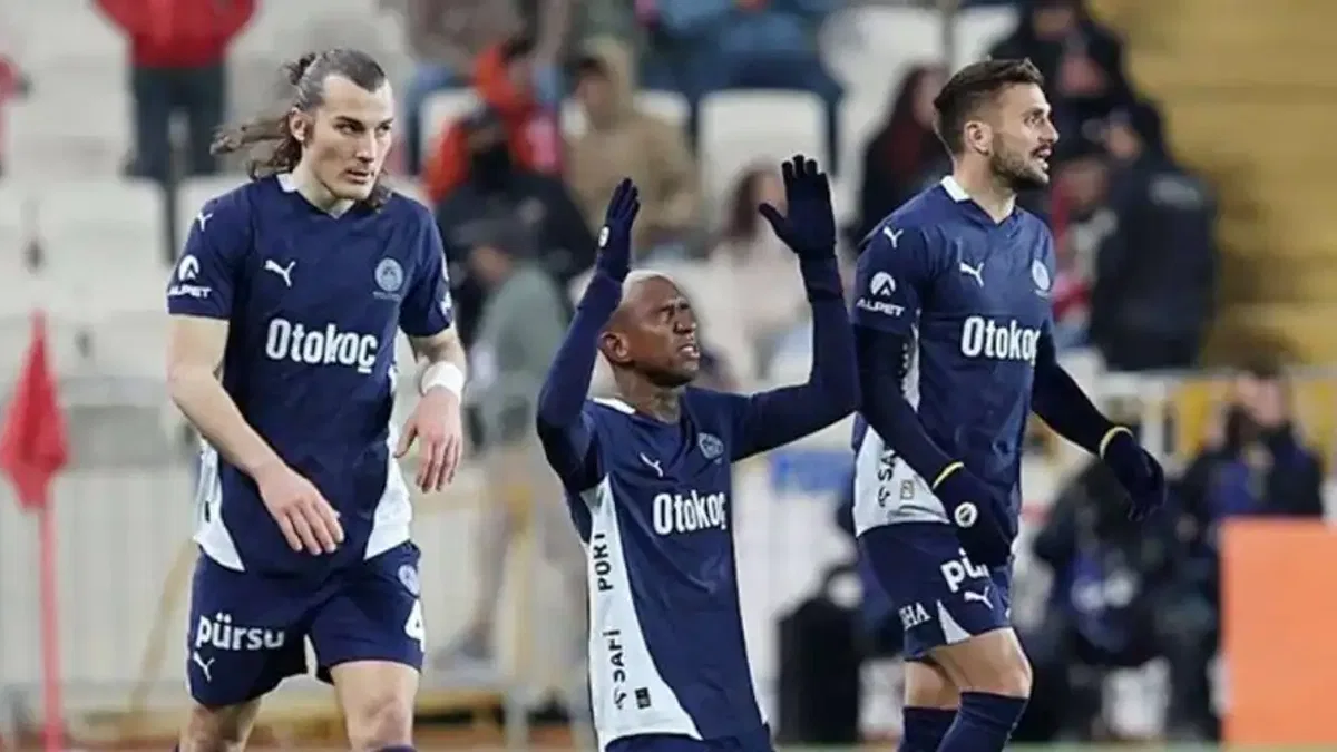 Net Global Sivasspor 1-3 Fenerbahçe (Maç Sonucu) Sivas'ta 3 puan Fener'in!
