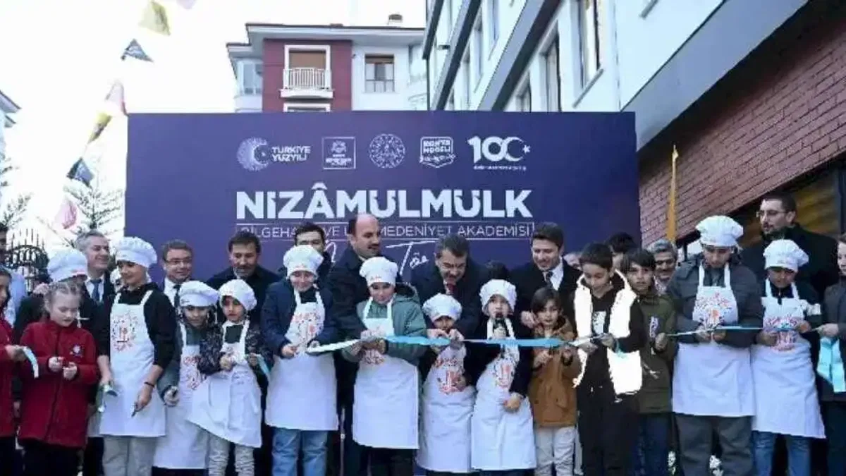 Konya'da Bakan Tekin'den eğitime çifte açılış