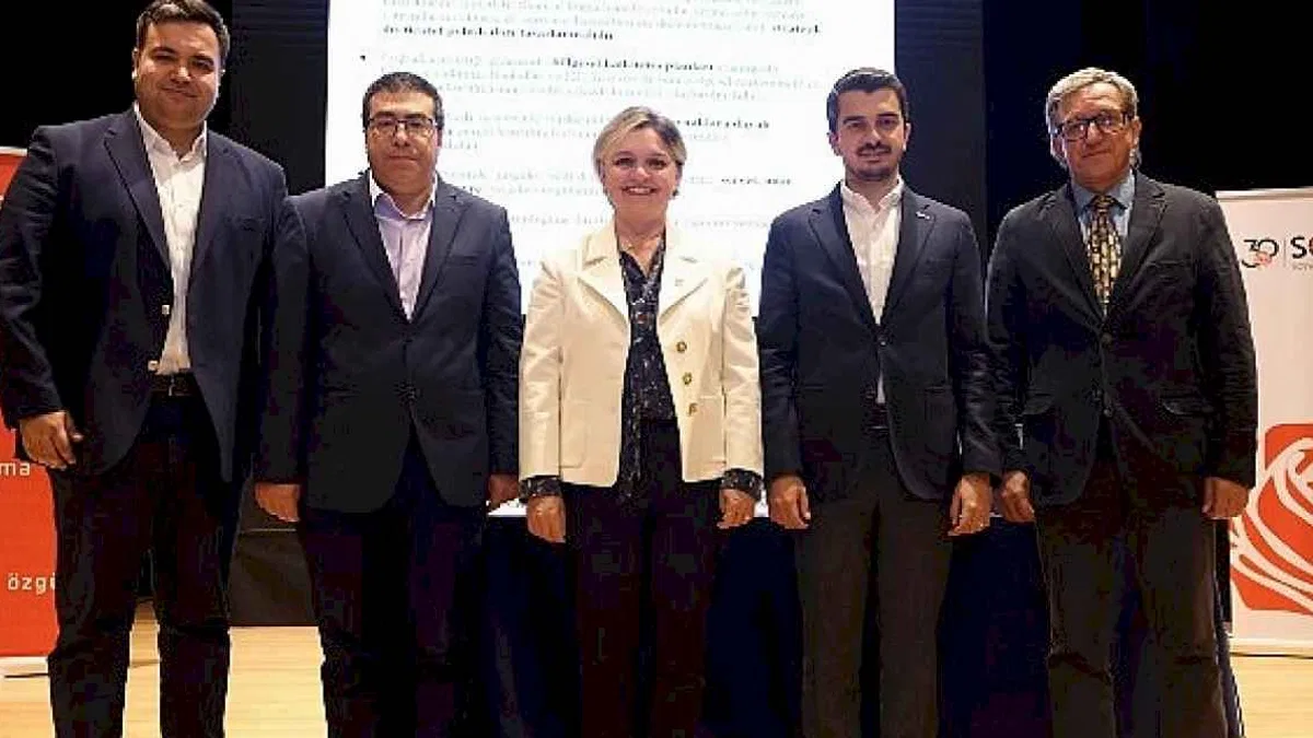 "Başkan Güner, 'Sosyal Demokrasi ve Türkiye' paneline katıldı"