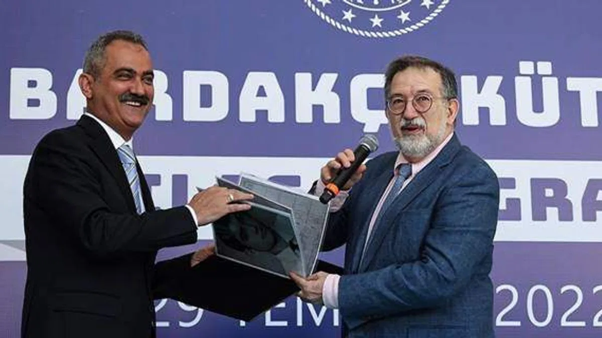 Milli Eğitim Bakanı Özer: 2 ay gibi kısa sürede günlük 272 kütüphane kurduk